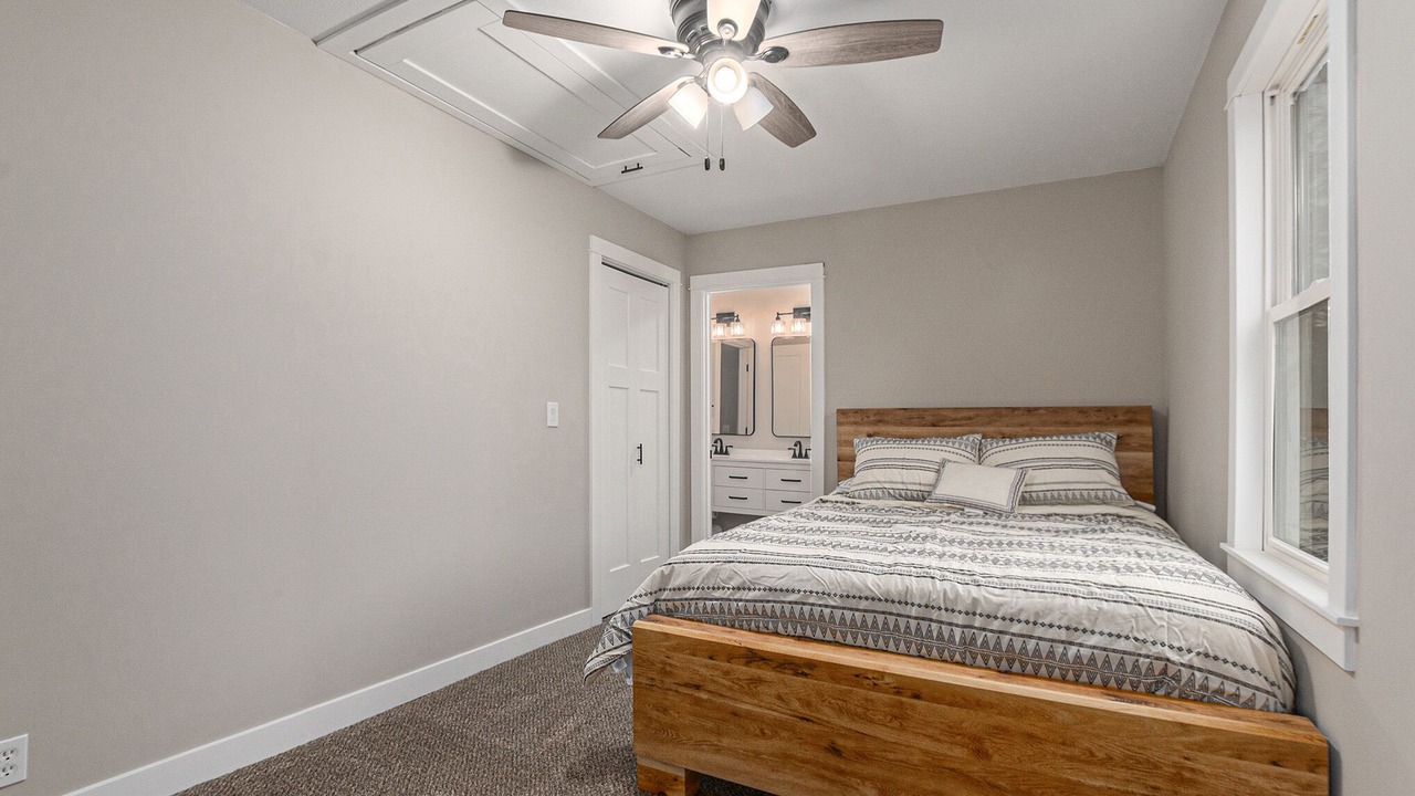 Photo of Bedroom in Smithville