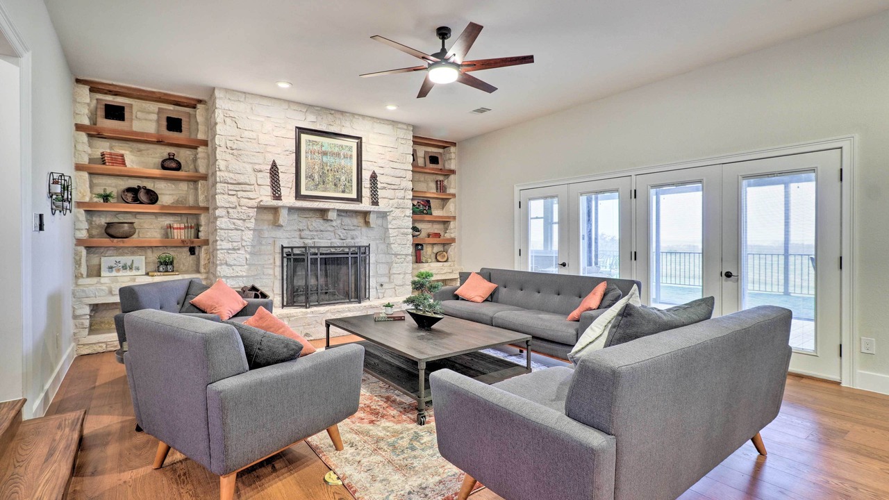 Photo of Livingroom in Granger