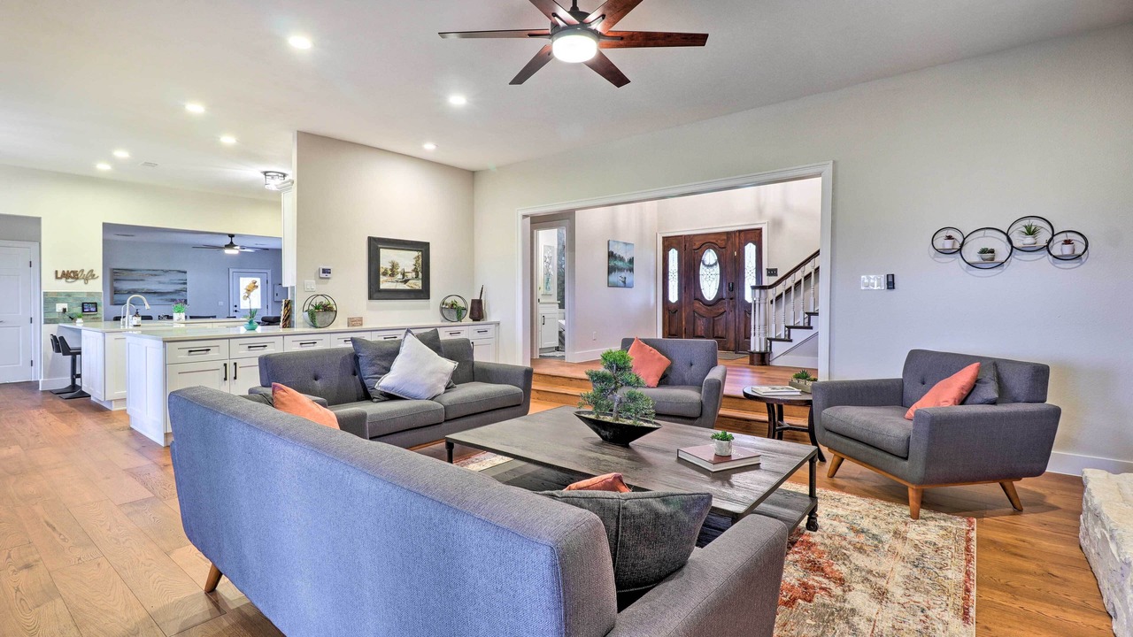 Photo of Livingroom in Granger