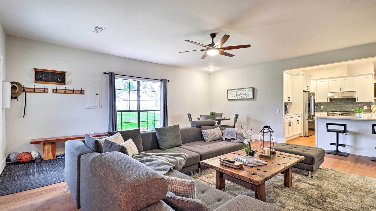 Photo of Livingroom in Granger