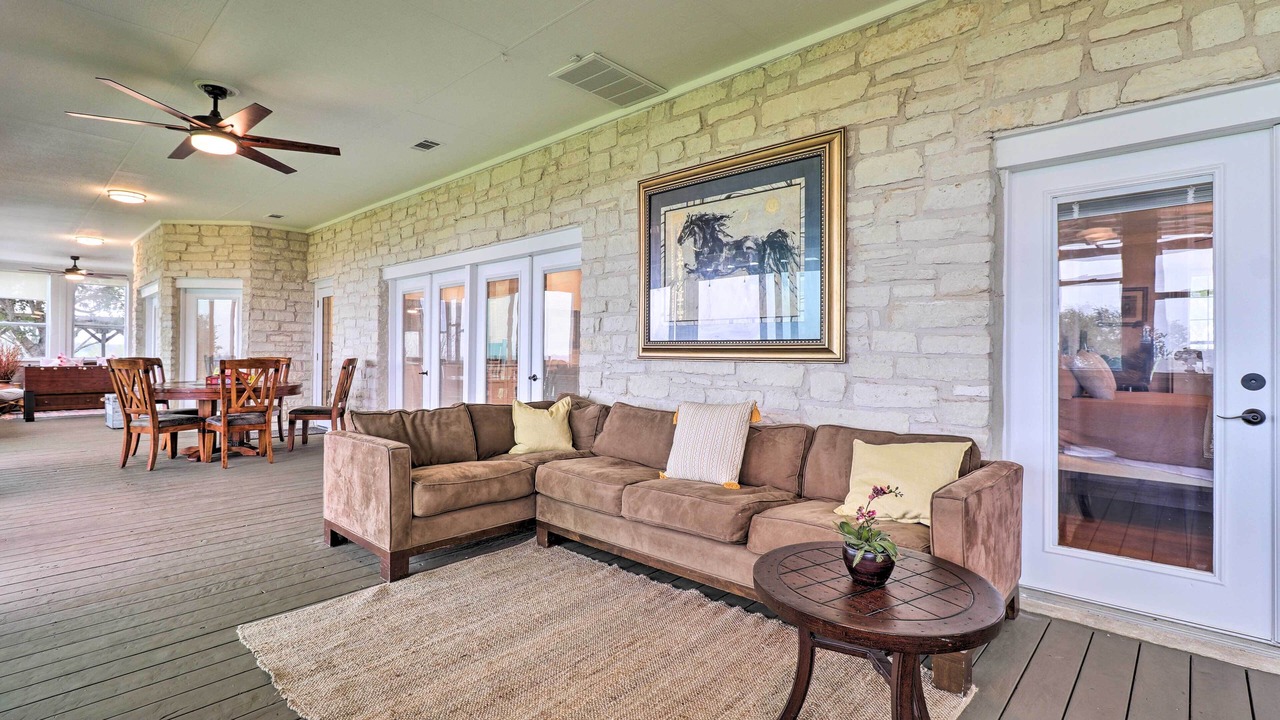 Photo of Livingroom in Granger