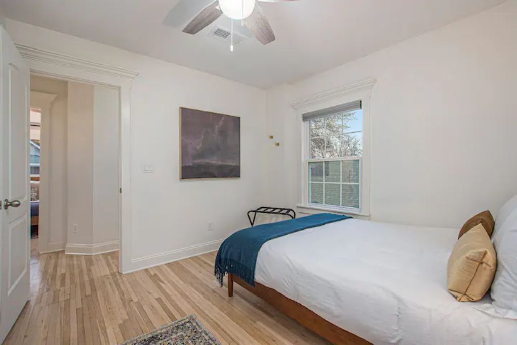 Photo of Bedroom in West Plaza