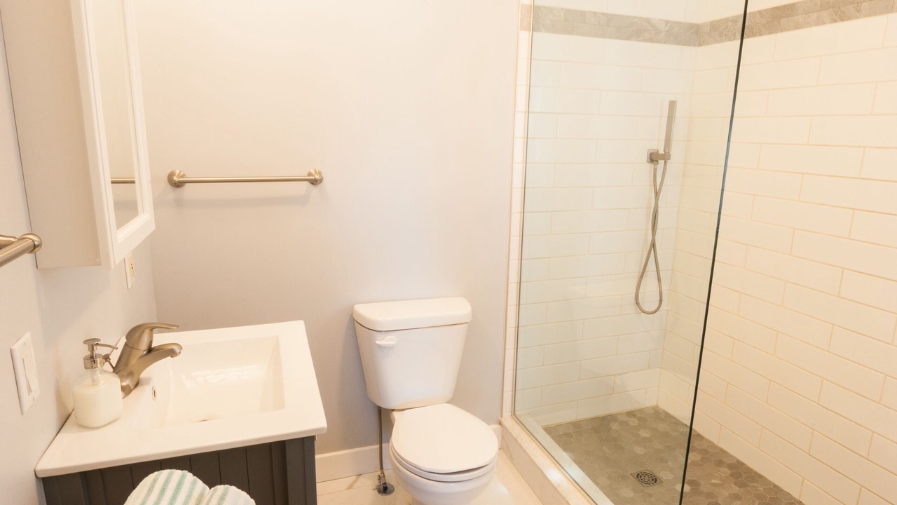 Photo of Bathroom in Dysart et al