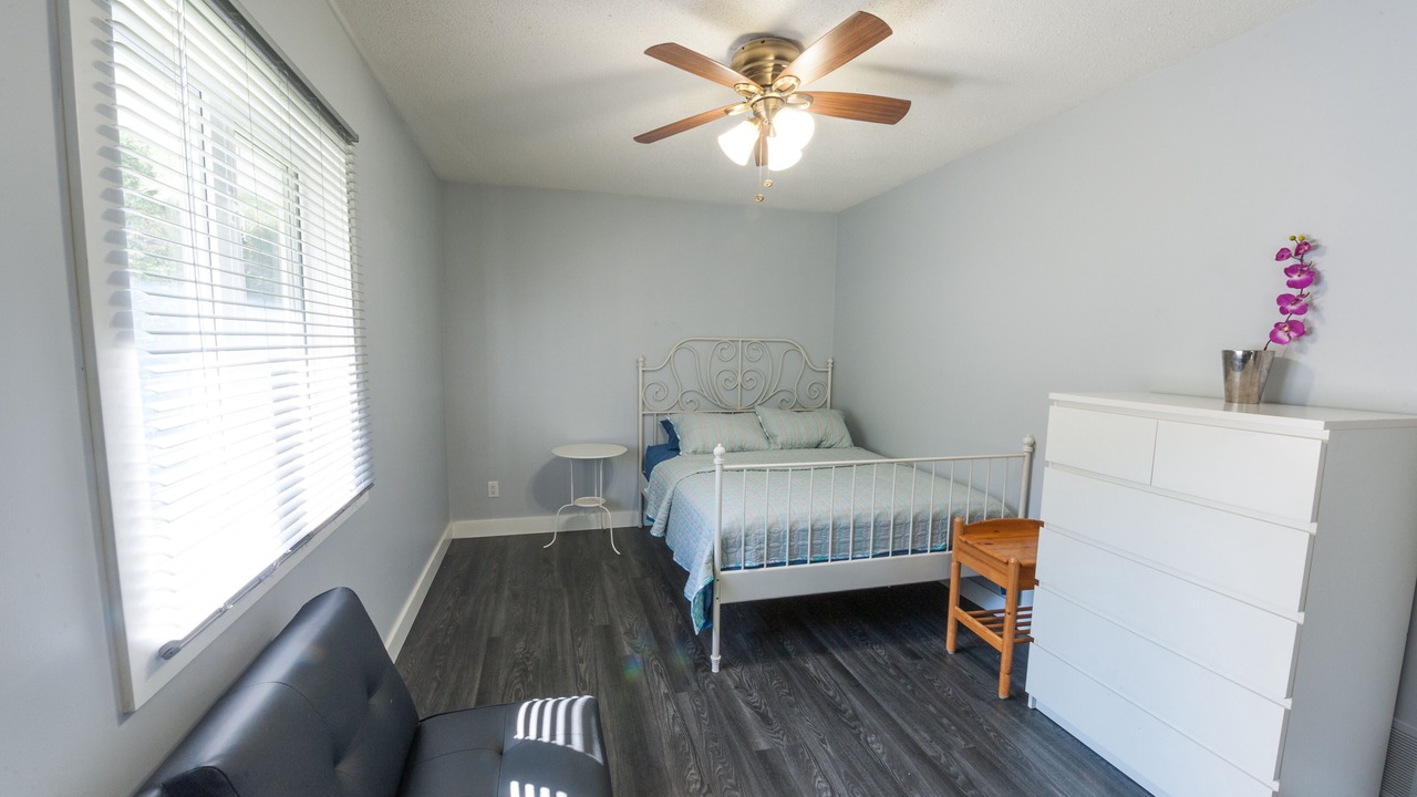 Photo of Bedroom in Dysart et al