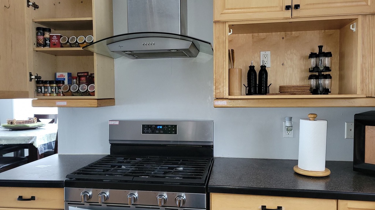 Photo of Kitchen in Dysart et al