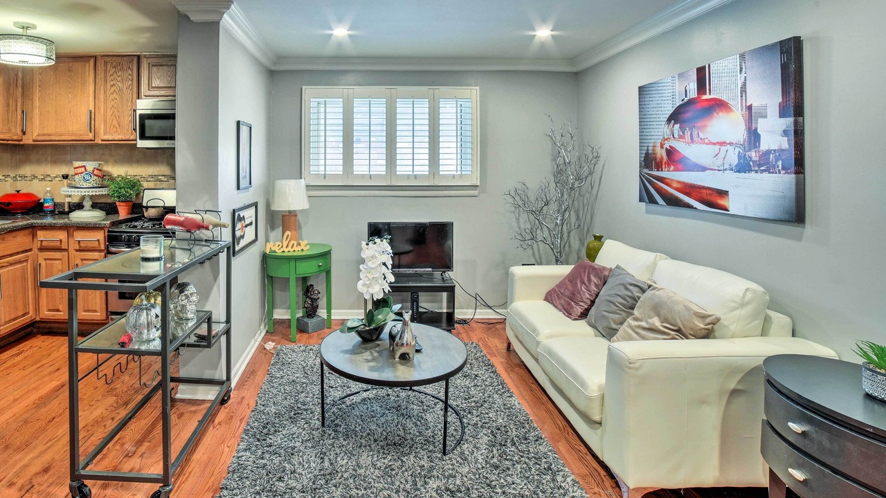 Photo of Livingroom in East Garfield Park
