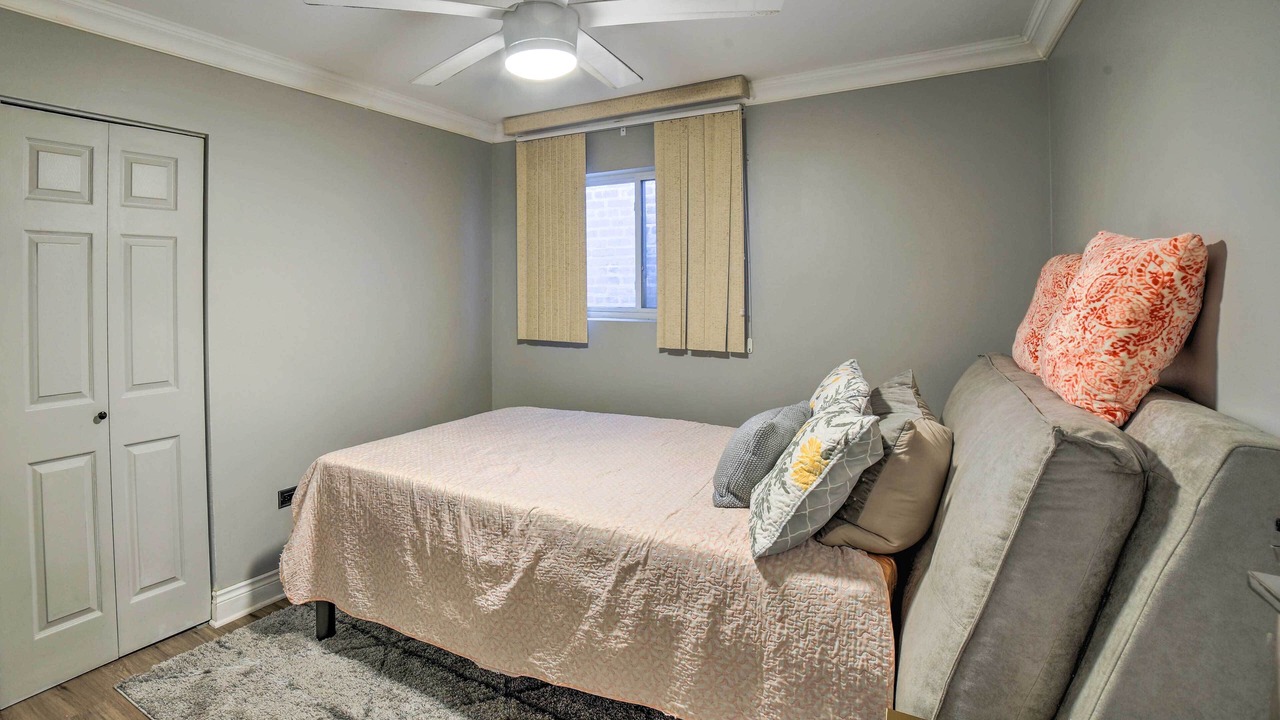 Photo of Bedroom in East Garfield Park
