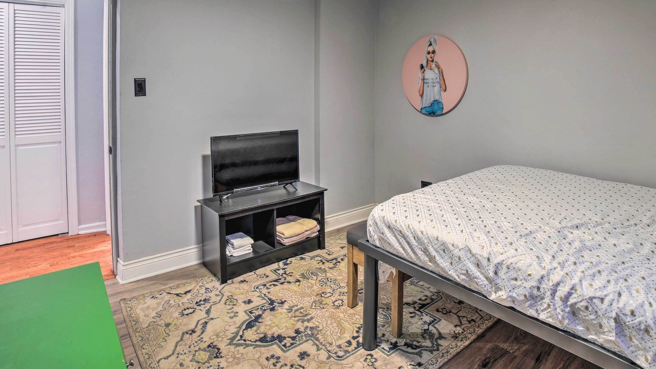 Photo of Bedroom in East Garfield Park