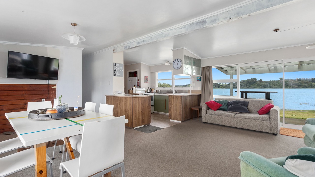 Photo of Livingroom in Ohope