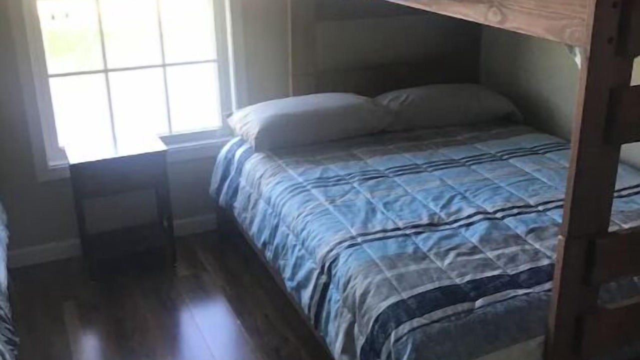 Photo of Bedroom in Sulphur