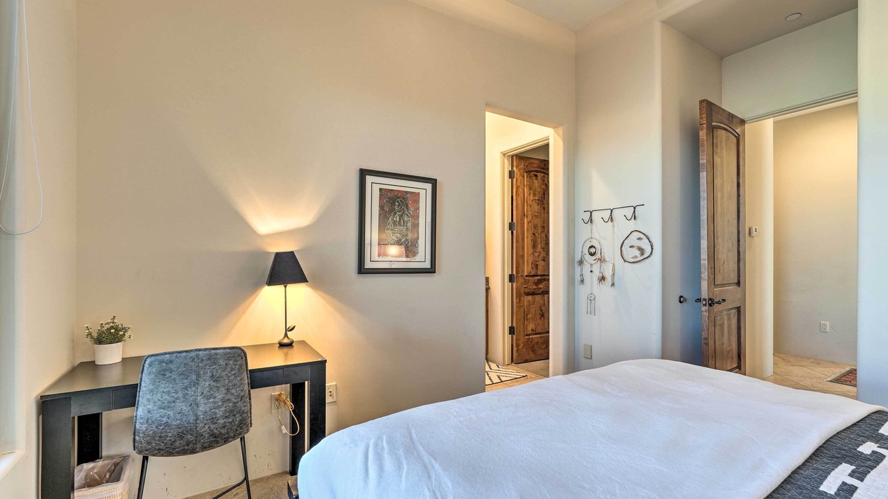 Photo of Bedroom in Pinnacle Peak