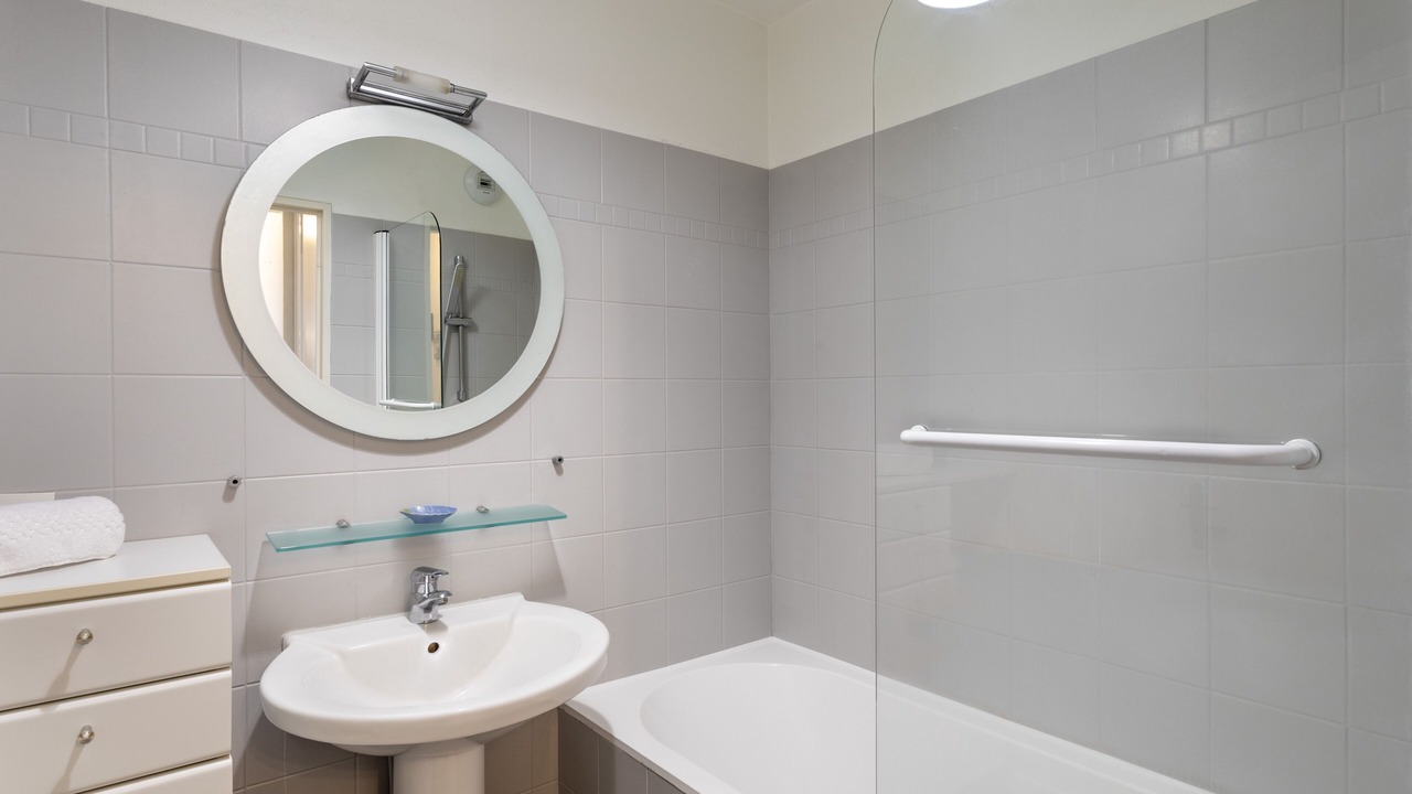 Photo of Bathroom in Colombier - Champ de Mars