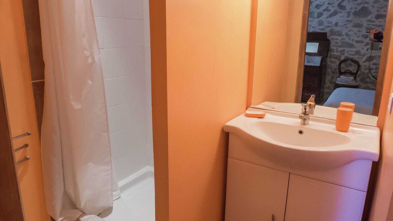 Photo of Bathroom in Montbrun-des-Corbieres