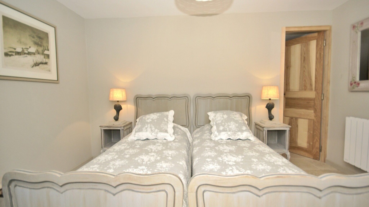 Photo of Others in Viens