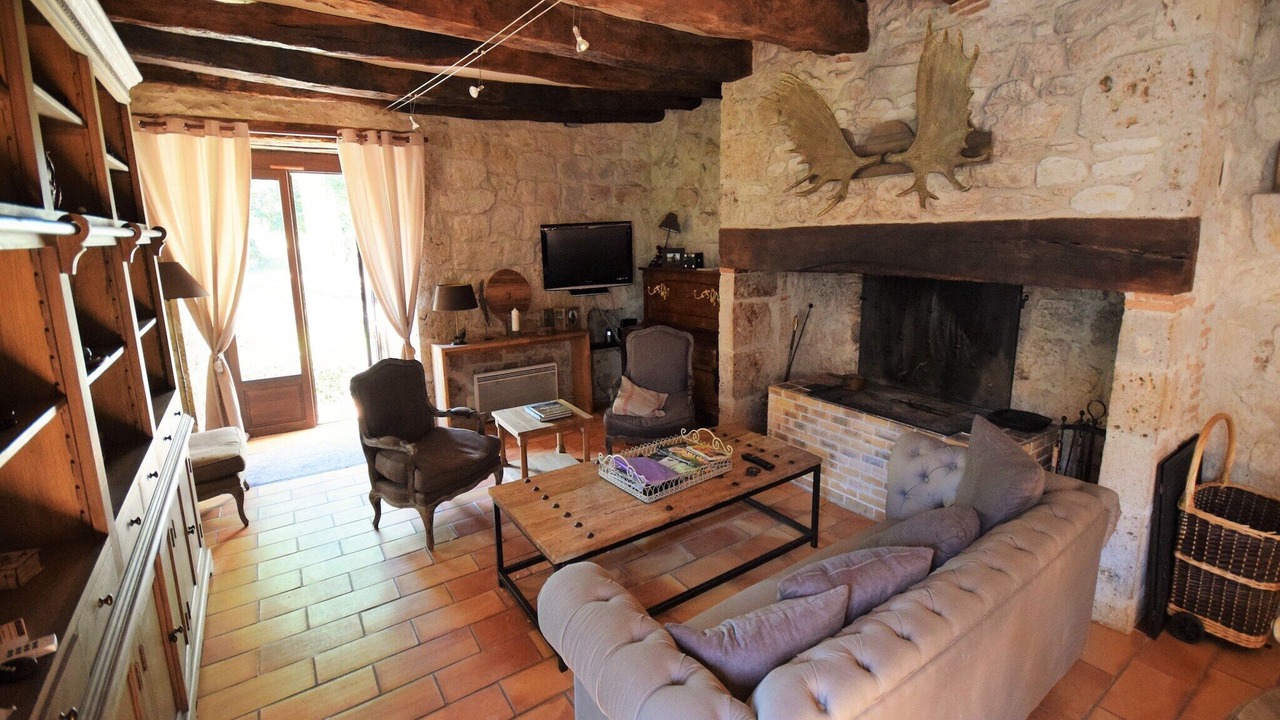 Photo of Livingroom in Bon-Encontre