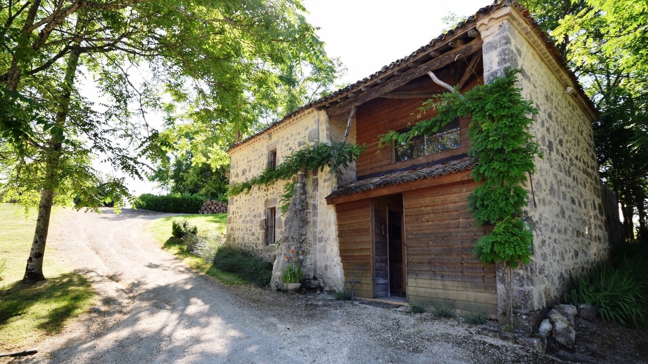 Photo of Outdoor in Bon-Encontre