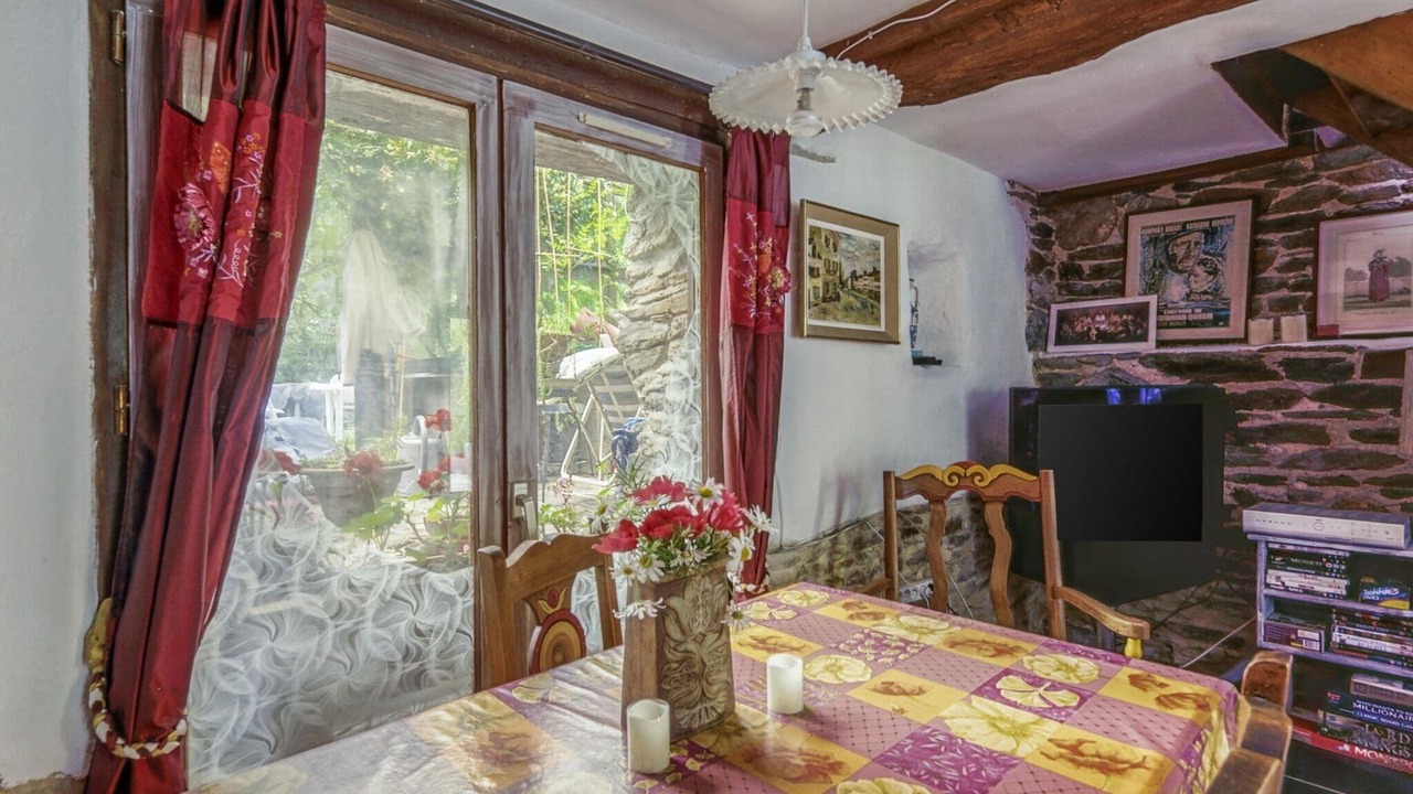 Photo of Livingroom in Couvains