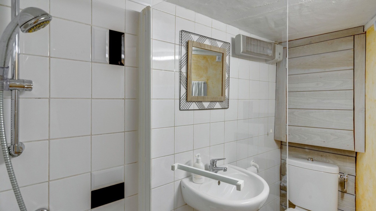 Photo of Bathroom in Cuxac-Cabardes