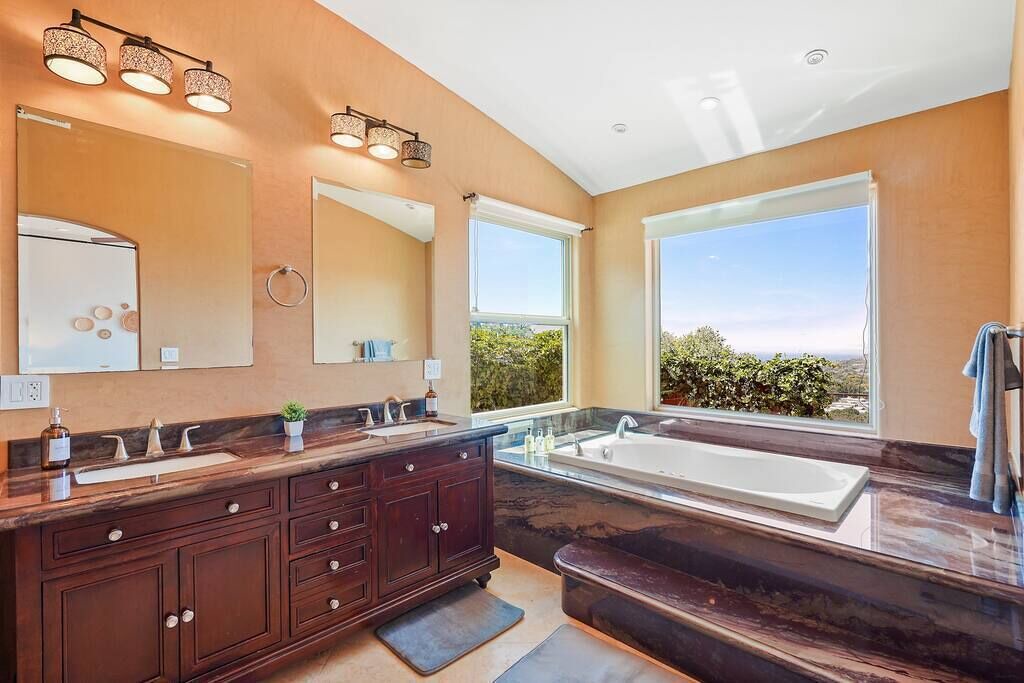 Photo of Bathroom in Hidden Valley