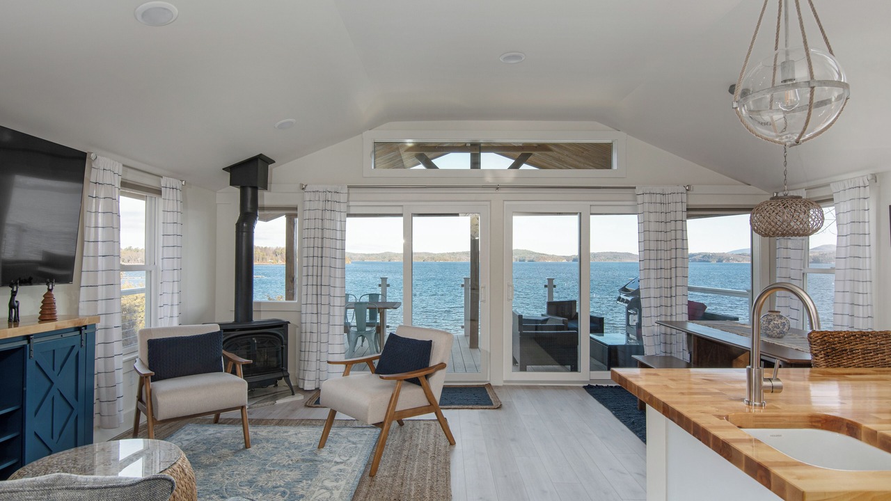 Photo of Livingroom in Malletts Bay