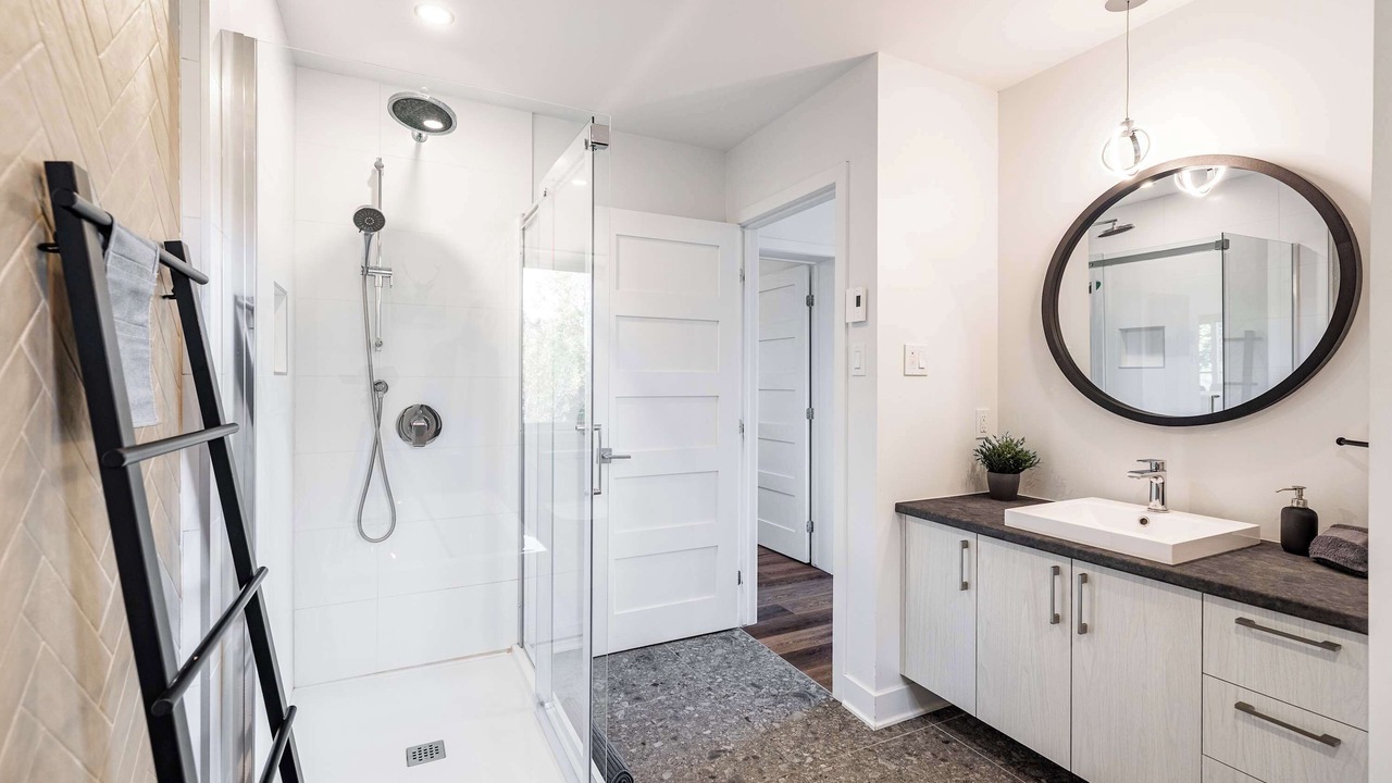 Photo of Bathroom in Saint Come