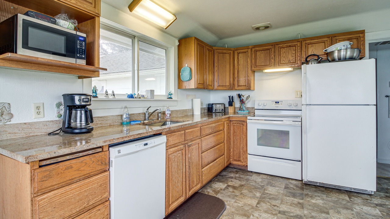 Photo of Kitchen in Coos Bay