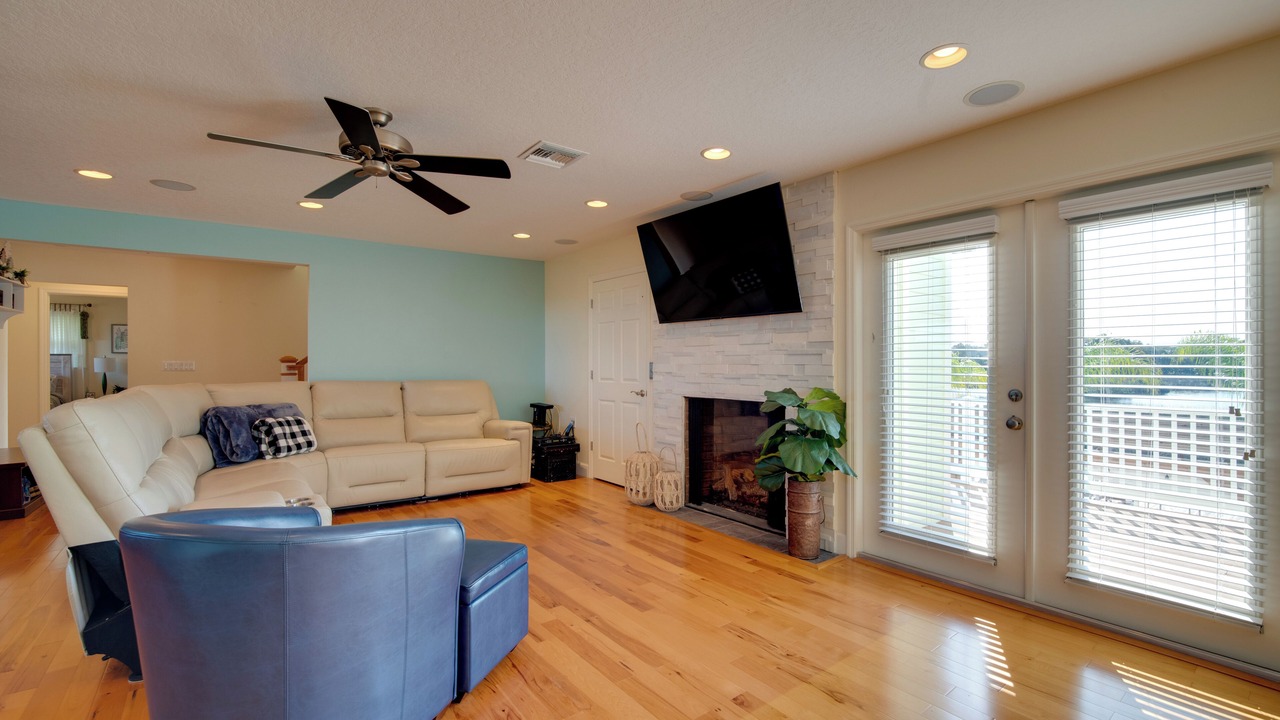 Photo of Livingroom in Spring Hill