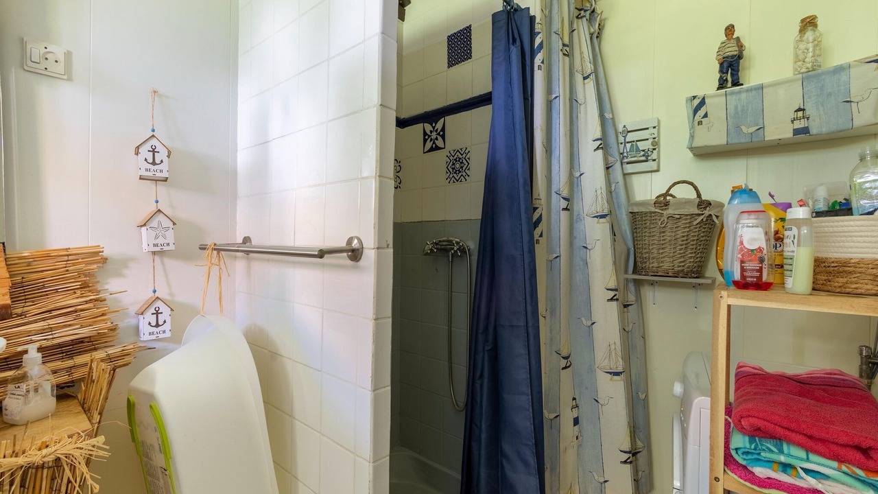 Photo of Bathroom in Marquise