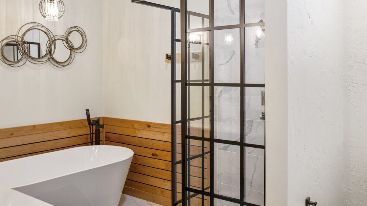 Photo of Bathroom in Cascade