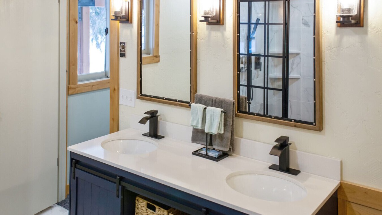 Photo of Bathroom in Cascade