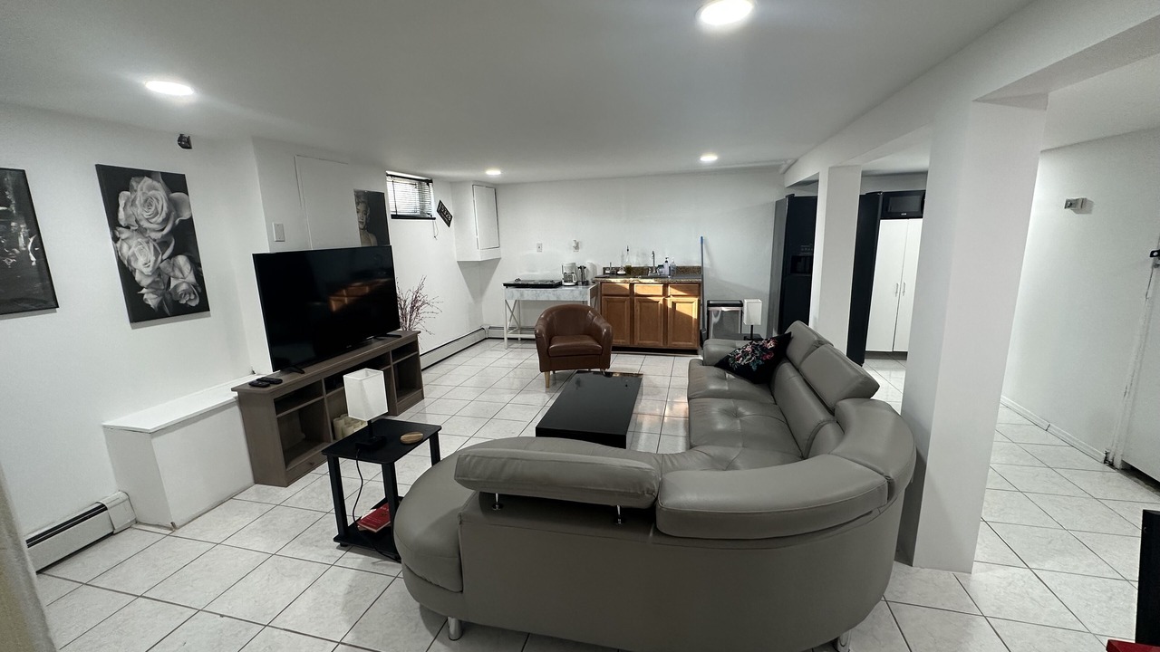 Photo of Livingroom in Teaneck