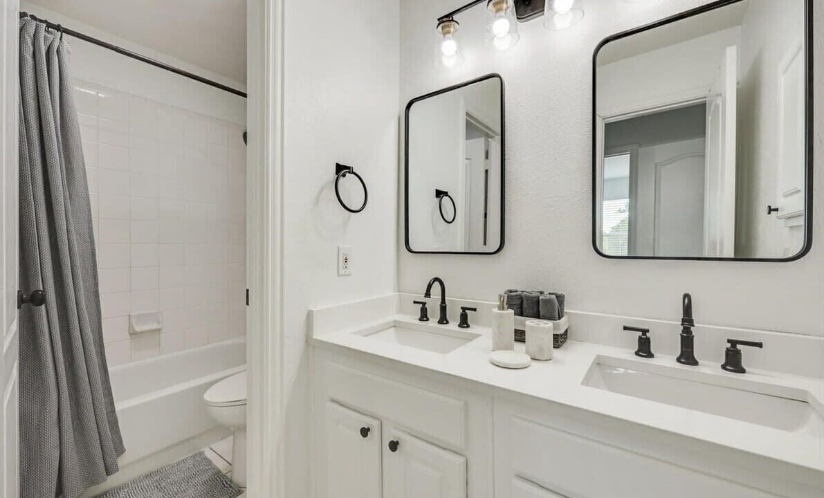 Photo of Bathroom in Rowlett