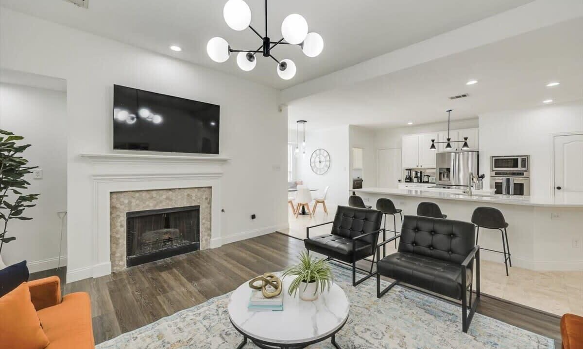 Photo of Livingroom in Rowlett