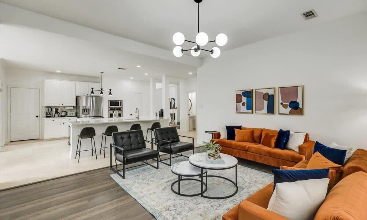 Photo of Livingroom in Rowlett