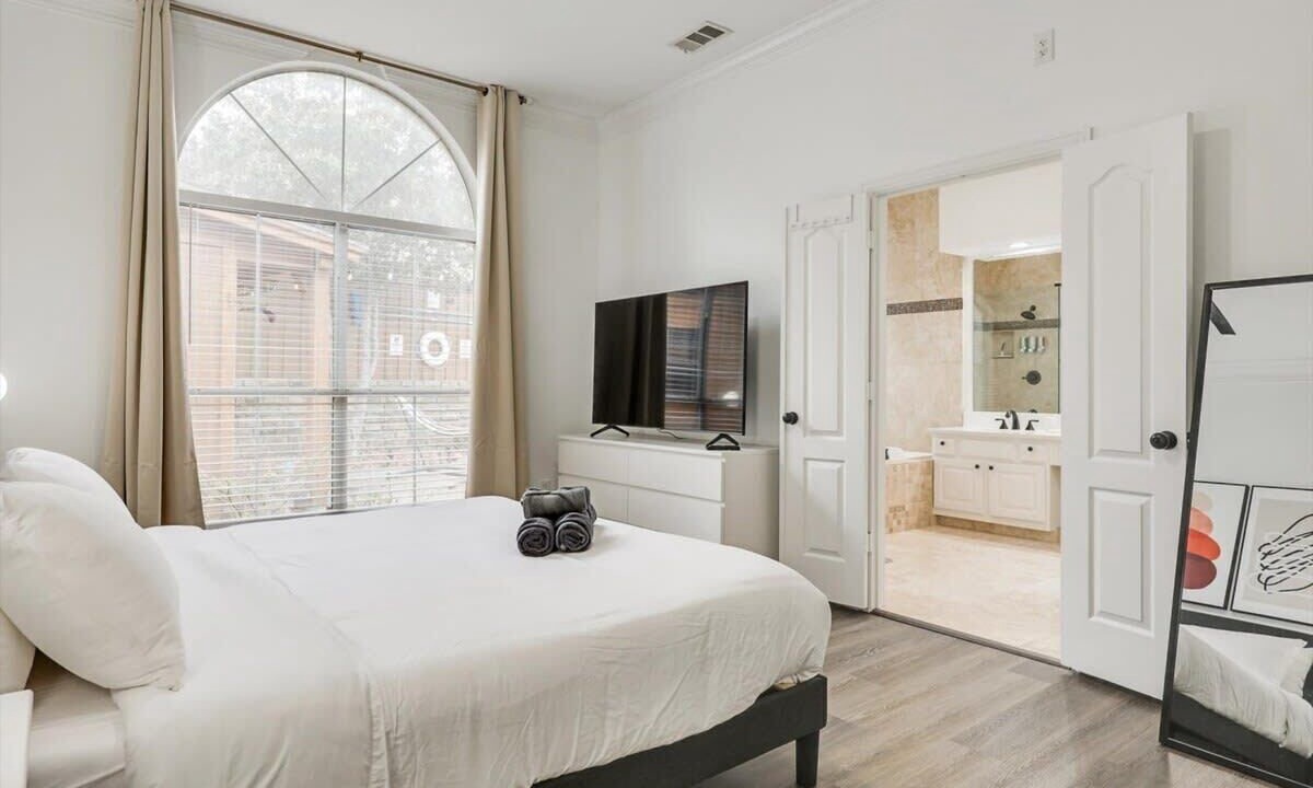 Photo of Bedroom in Rowlett