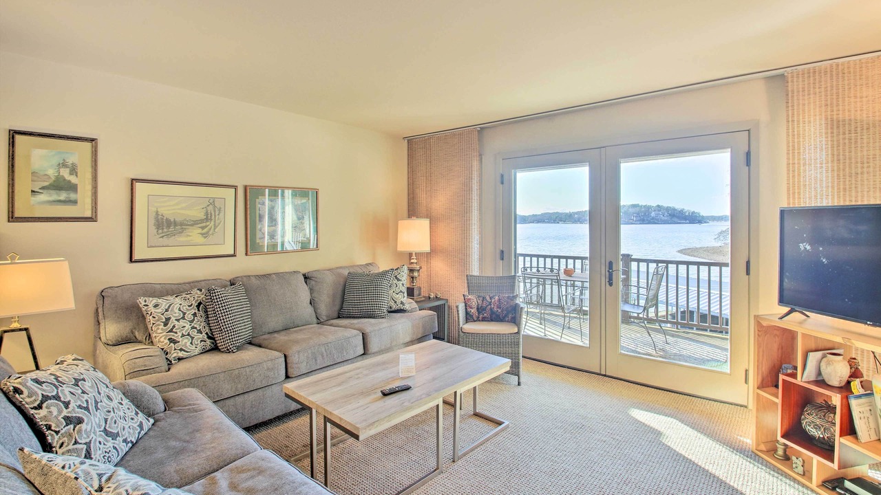 Photo of Livingroom in Mid America