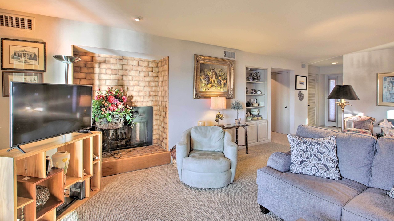 Photo of Livingroom in Mid America