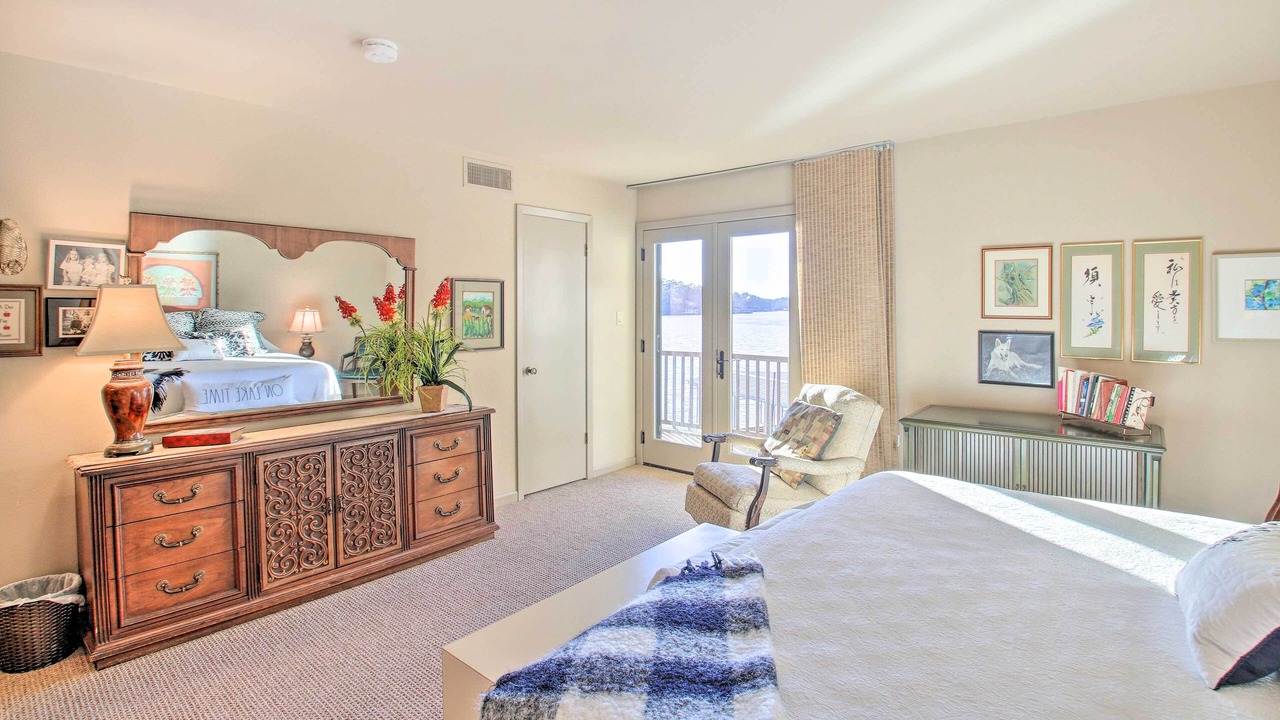 Photo of Bedroom in Mid America