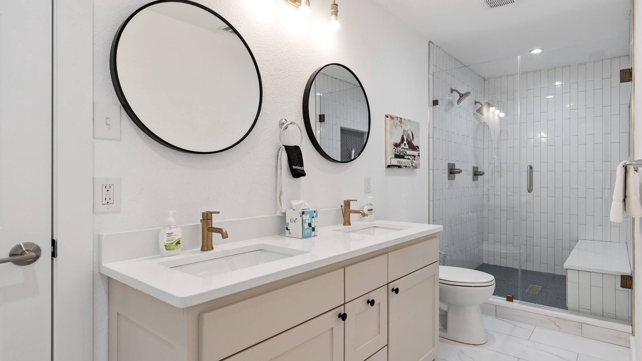 Photo of Bathroom in North Central Carrollton