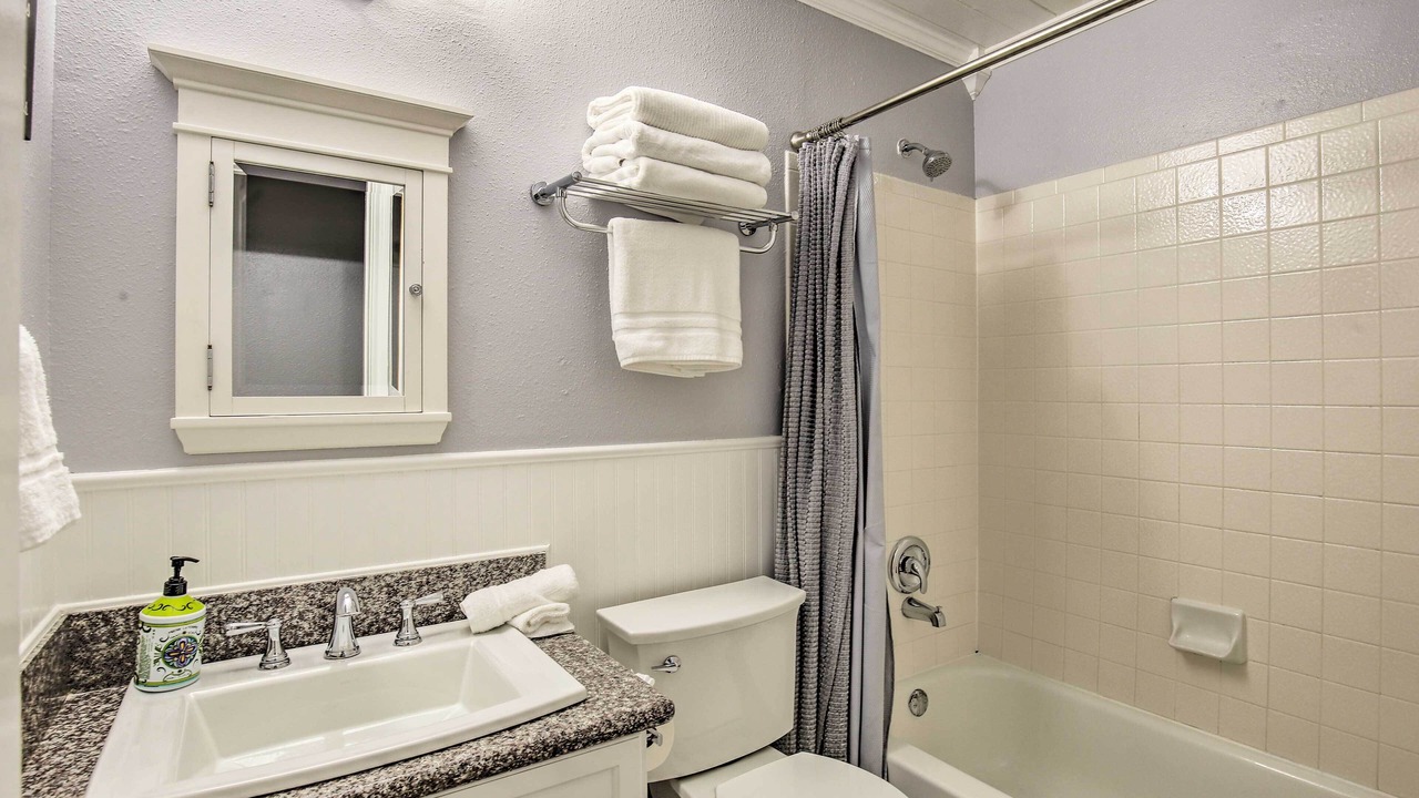 Photo of Bathroom in Country View