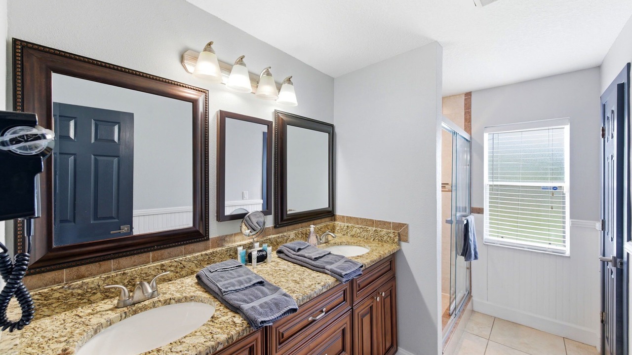 Photo of Bathroom in Rustic Oaks