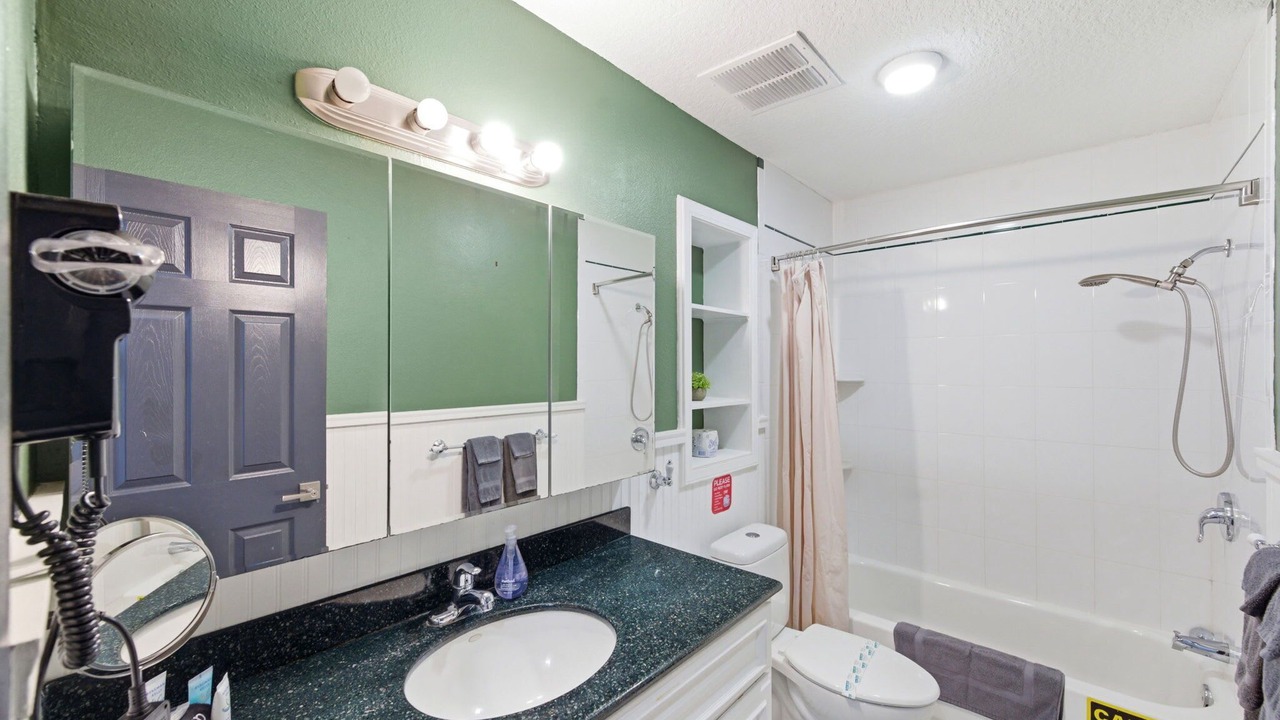 Photo of Bathroom in Rustic Oaks
