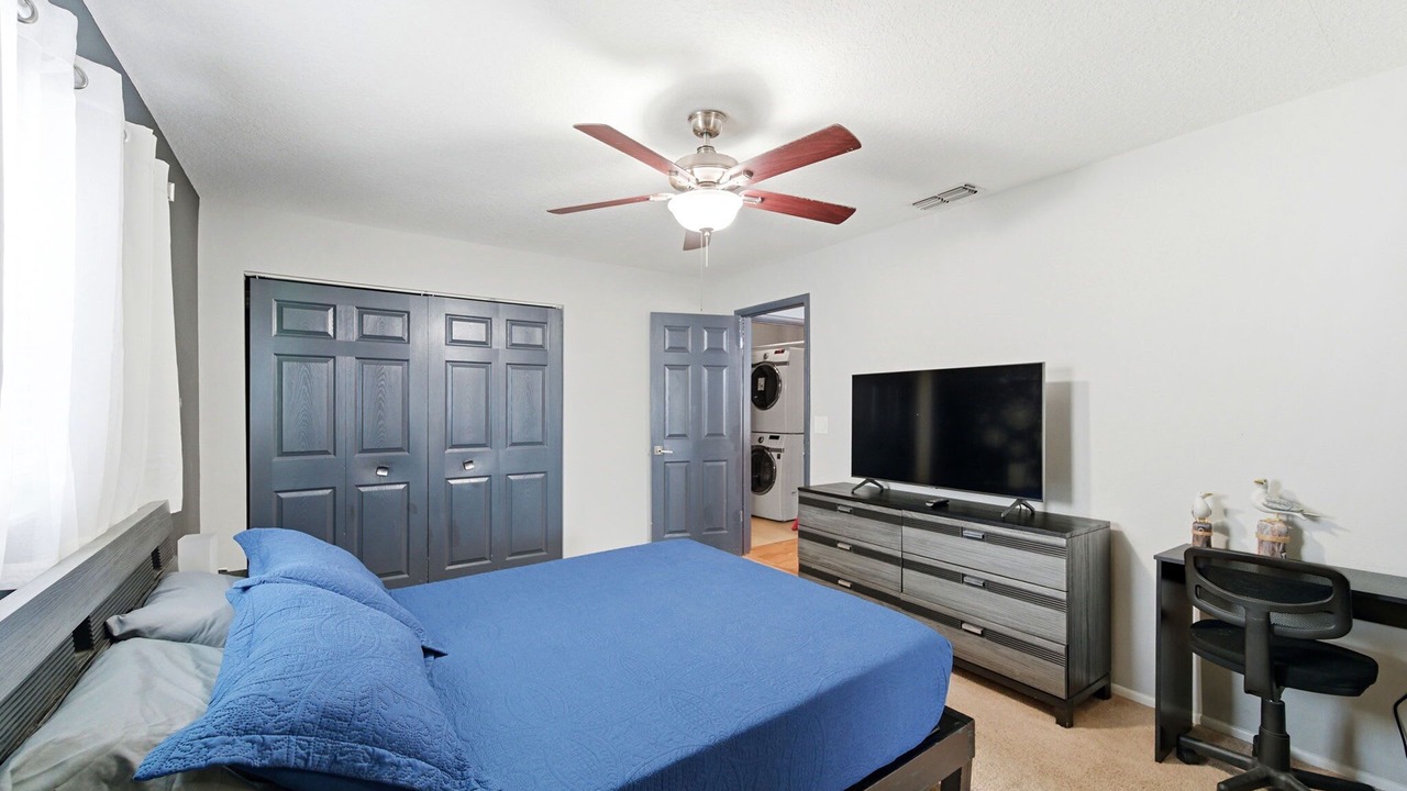 Photo of Bedroom in Rustic Oaks