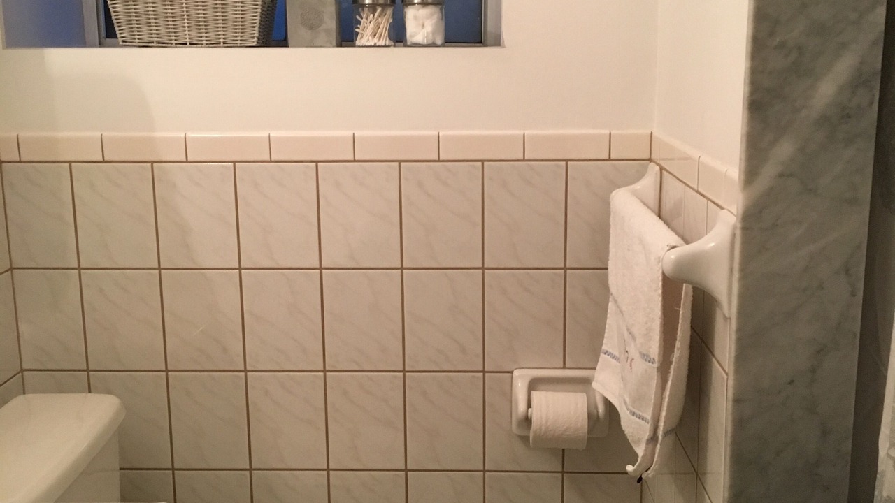 Photo of Bathroom in Oakwood Village