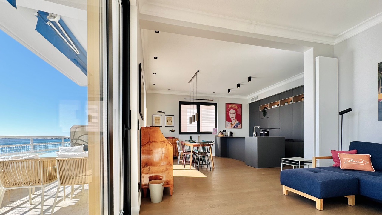 Photo of Livingroom in Les Baumettes