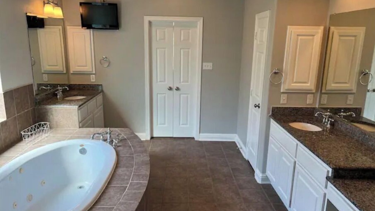 Photo of Bathroom in Sienna Village Of Waters Lake