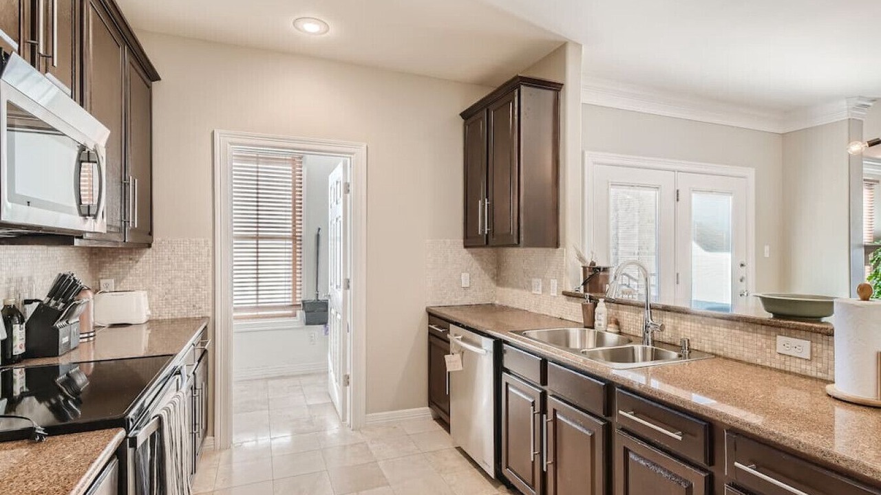 Photo of Kitchen in West Campus