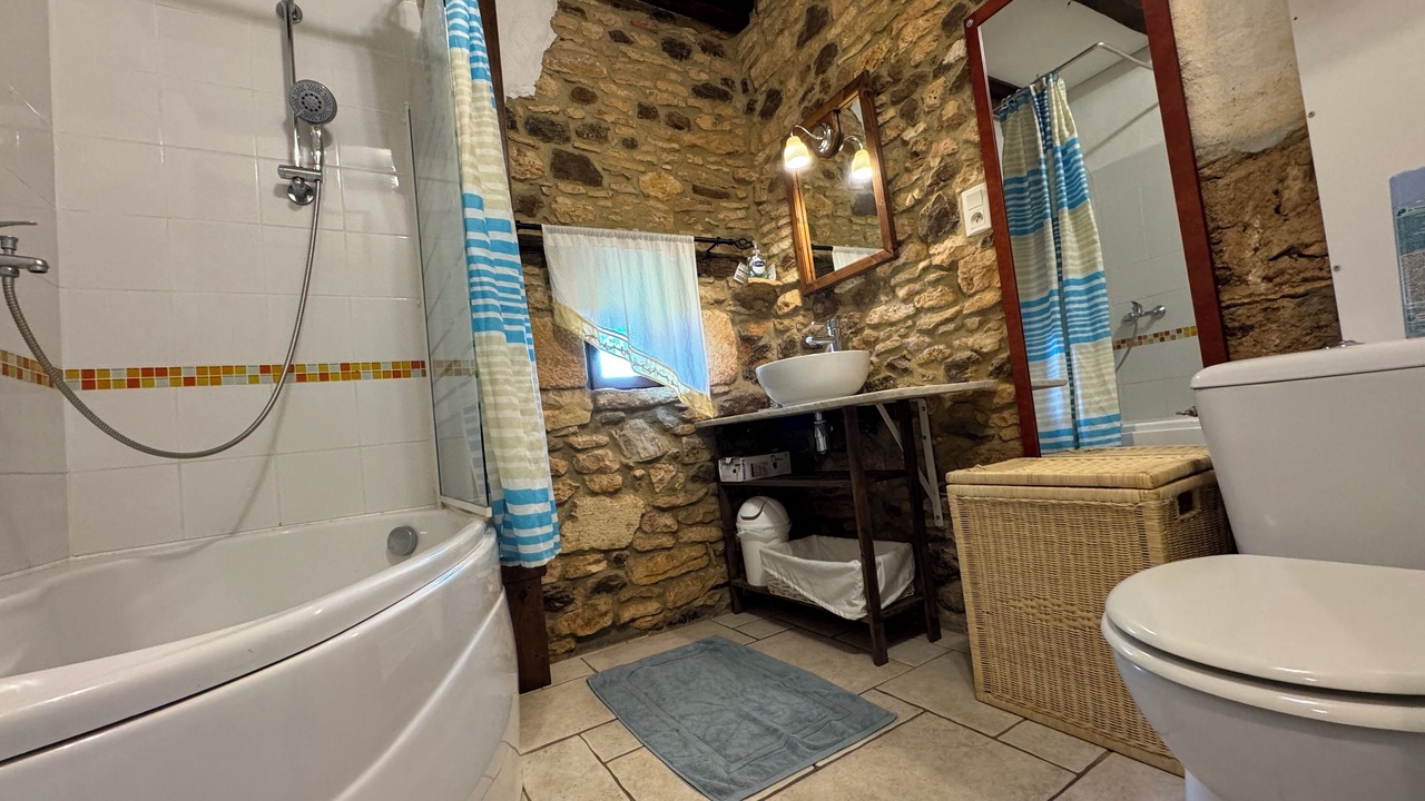 Photo of Bathroom in Frayssinet-le-Gelat