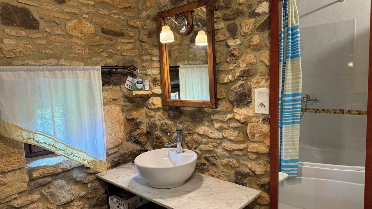 Photo of Bathroom in Frayssinet-le-Gelat