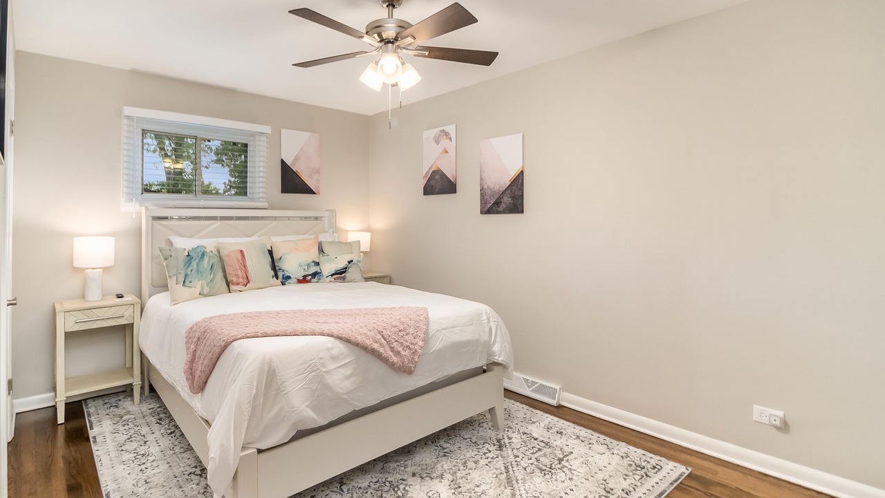 Photo of Bedroom in Elgin
